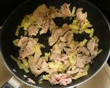 材料4つ★豚肉とたくあんのめんつゆ炒め作り方3写真