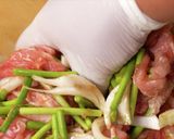 ニンニクの芽と豚肉のスタミナ丼【食遺産】作り方4写真