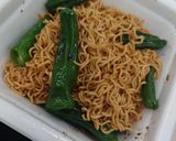 カップ焼きそばにミニピーマン☆作り方4写真