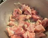 相性抜群！さつまいもと鳥もも肉の煮物作り方2写真