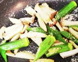 オクラとエリンギの粉チーズ炒め作り方4写真
