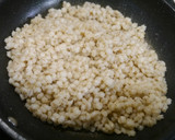 簡単！冷やし茶漬け　もち麦と鮭とオクラ作り方1写真