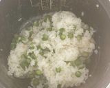 一緒に炊く！グリーンピースご飯作り方3写真
