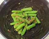 簡単すぎ小鉢♪インゲンの醤油麹ごま和え作り方2写真