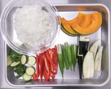 フライドチキンのせ♪夏野菜カレー作り方4写真