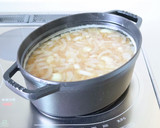 定番【さつまいもと玉ねぎのお味噌汁】作り方3写真