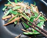 彩り野菜と牛こま切れ肉の八丁味噌きんぴら作り方3写真