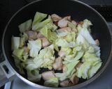 柚胡椒が香る♪鶏とキャベツの和風パスタ作り方4写真