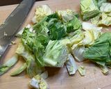 鶏肉とキャベツの塩昆布炒め作り方2写真