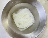 ツナとねぎと人参の焼きビーフン作り方1写真