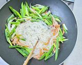 ツナとねぎと人参の焼きビーフン作り方5写真