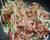 初心者さん向け！牛バラのニラもやし炒め！作り方4写真