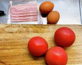 トマトと卵とベーコンのマヨ炒め作り方1写真