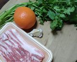 豚バラ、オレンジのパクチー炒め作り方1写真