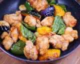 ＼旨いおかず／鶏もも肉と夏野菜の甘辛炒め作り方5写真