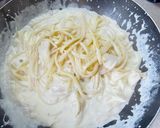 スモークサーモンと白舞茸のクリームパスタ作り方5写真