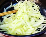 綾ポークで玉ねぎカレー。作り方1写真
