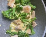 ブロッコリーと鶏胸肉のマヨたま炒め作り方5写真