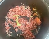 玉こんにゃくとじゃがいもの肉煮込み作り方1写真