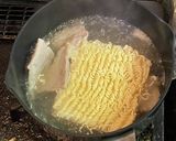 サッポロ一番みそラーメン・豚バラ＆レタス作り方4写真