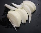 簡単！ブナピーと新玉葱のお味噌汁作り方3写真