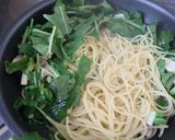 カブ（小粋菜）とベーコンのペペロンチーノ作り方7写真