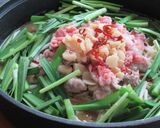 豚こま肉とニラともやしのにんにく味噌鍋作り方4写真