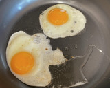 簡単目玉焼き 水なし半熟 簡単朝食作り方4写真