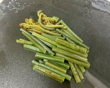 しみしみで美味し♪わらびと車麩の卵とじ作り方3写真