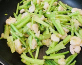＊もろみのチカラでえびとカブの茎炒め＊作り方7写真