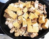 鶏ももと厚揚げのニンニク生姜炒め作り方5写真
