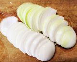 簡単♬ しめじと玉ねぎの ミルクスープ❁作り方1写真
