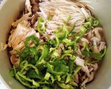 白菜とピーマン もやしのピリ辛味噌スープ作り方6写真