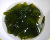 簡単！生わかめのお味噌汁　中華風味作り方1写真
