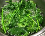 茹でたケールとにんじんのサラダ作り方1写真