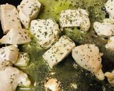 鶏胸肉のバジル(乾燥)バター炒め作り方2写真