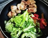 鶏もも肉&キャベツ炒め！厨房ばあばぁ！作り方3写真