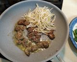 手抜きの　『ニラレバ炒め』作り方6写真
