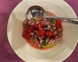 筋トレ料理☆茹で塩麹鶏胸肉のサルサソース作り方1写真