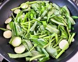 空芯菜とズッキーニのペペロンチーノ風炒め作り方3写真