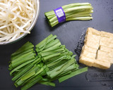 簡単3分！厚揚げ　ニラレバ風炒め作り方1写真
