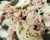 豚肉＆玉ネギのソース焼そば作り方1写真