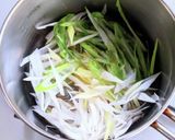 なめこと豆富・じゃがいもの味噌汁作り方3写真
