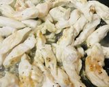 野菜ジュース活用●鶏肉の細切りソテー作り方1写真
