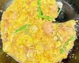 玉ねぎたっぷり♪鶏もも肉の卵とじ☆丼にも作り方6写真