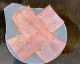 レンジで簡単1分！ベーコンエッグ丼作り方1写真