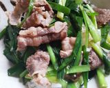 簡単★牛バラ肉とニラのスタミナ丼作り方4写真