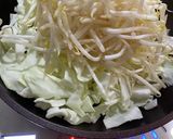 超シンプルな　キャベツともやしの炒め物作り方3写真