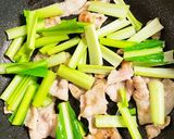 小松菜＆豚ニラもやしの甜麺醤ヤキソバ作り方2写真