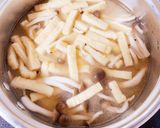 三度豆としめじと油揚げのみそ汁作り方5写真